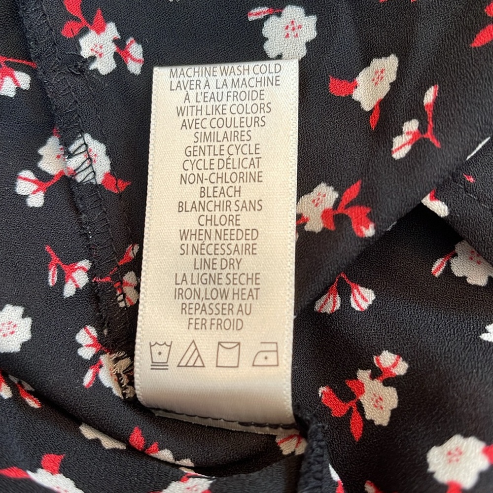 MAX STUDIO FLORAL RUFFLE SLEEVE WRAP TOP - Picture 10 of 10
